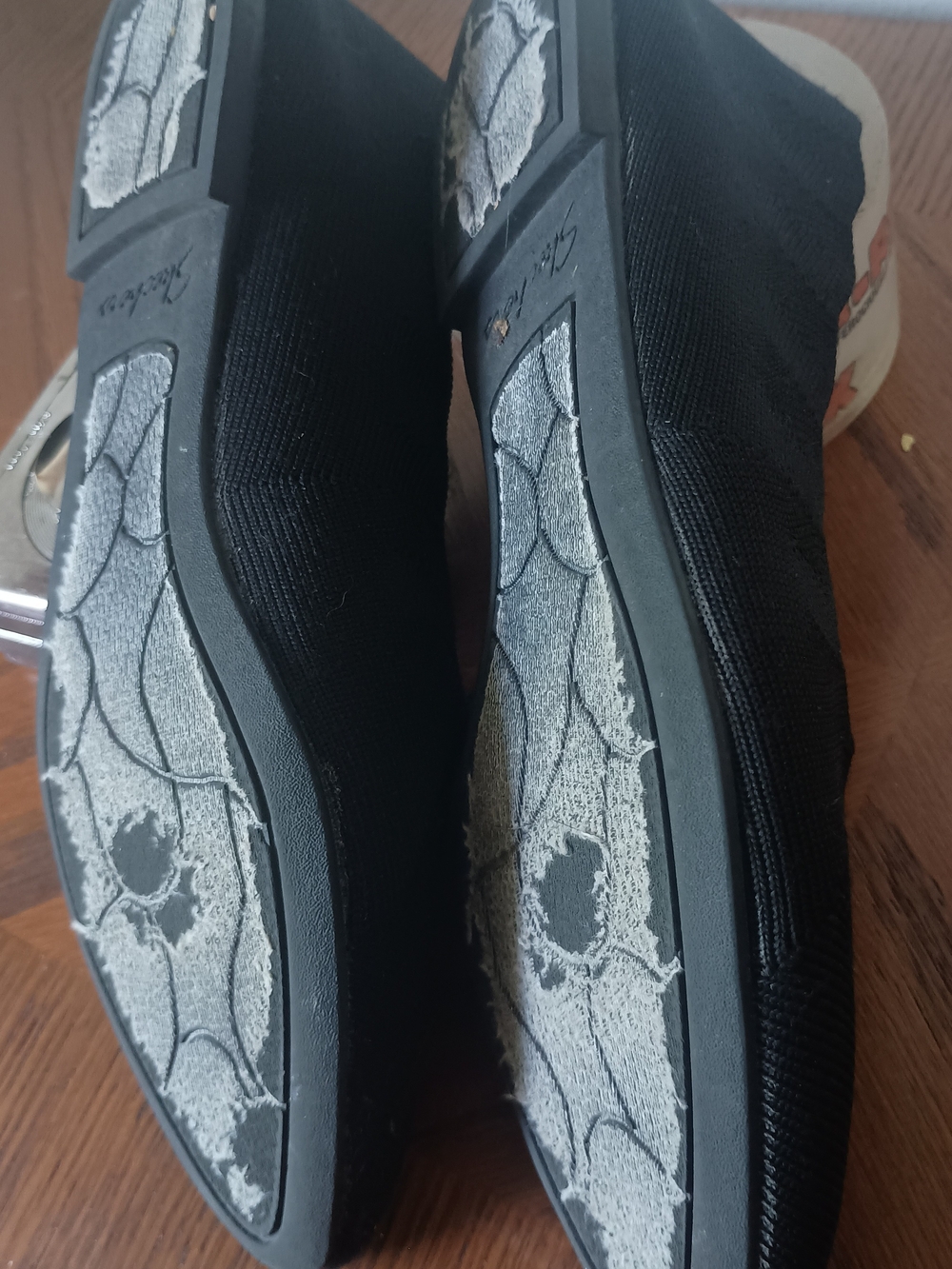 Skechers Cleo Honeycomb Scalloped Flats - Black - Size [7] - Picture 5 of 5